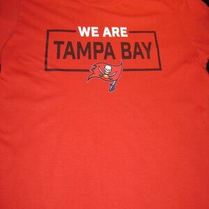 Tampa Bay Buccaneers Gildan T-shirt Medium